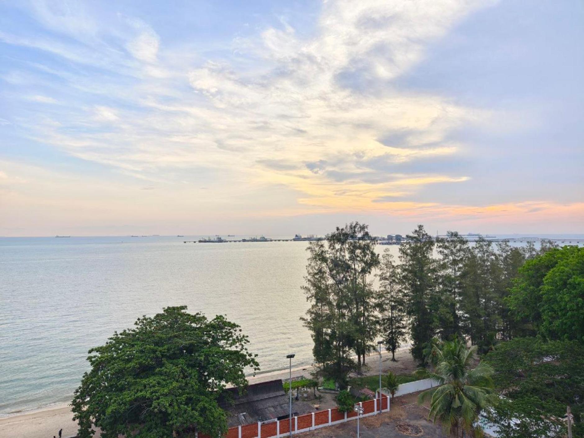 Mutiara Melaka Beach Resort By Glex Tangga Batu Exteriér fotografie
